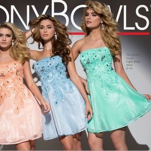HOMECOMING MINT Tony Bowls short cocktail dress